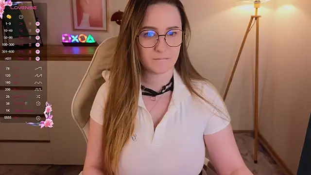 Snapshot of Emma_B1uem chatting on 09-23-25, 09:18 Emma B1uem online show from 09-23-25, 09:18