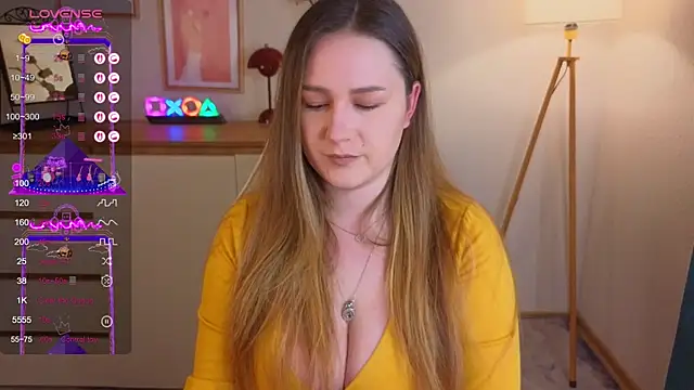 Snapshot of Emma_B1uem chatting on 09-25-25, 08:34 Emma B1uem online show from 09-25-25, 08:34