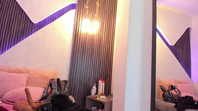 laurin clauz  online show from 12-18-24, 08:03