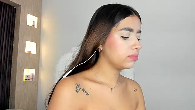 laurin clauz  online show from 10-24-25, 03:52