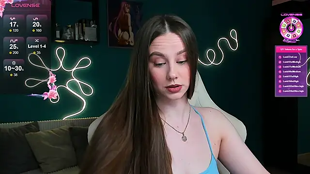 Snapshot of katie_taylorr chatting on 11-16-25, 11:21 katie taylorr online show from 11-16-25, 11:21