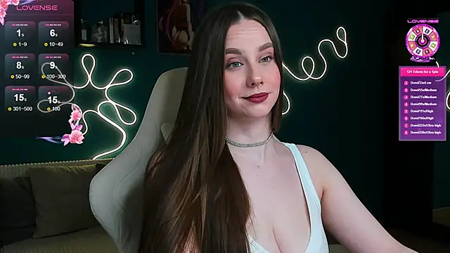 Snapshot of katie_taylorr chatting on 11-18-25, 10:36 katie taylorr online show from 11-18-25, 10:36