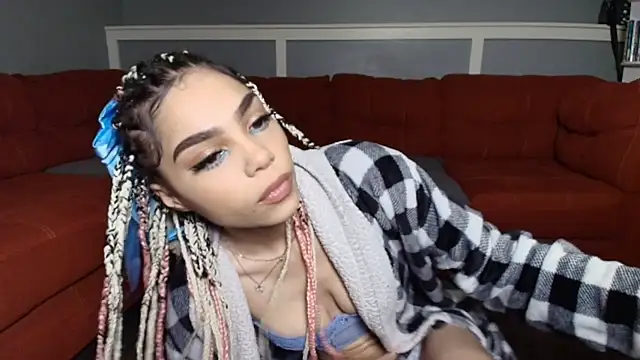 Snapshot of kittymarie28 chatting on 09-19-25, 11:49 kittymarie28 online show from 09-19-25, 11:49