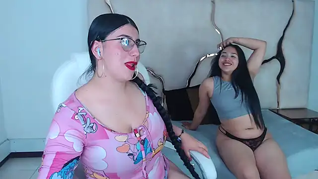 Snapshot of Criistaal_ chatting on 02-06-25, 03:59 Criistaal  online show from 02-06-25, 03:59