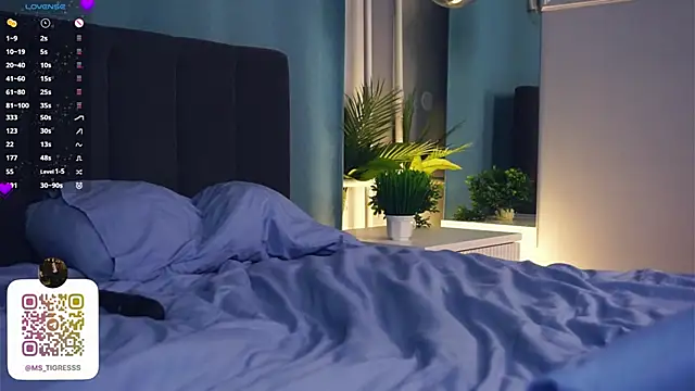 Miss miracle online show from 12-19-24, 01:28