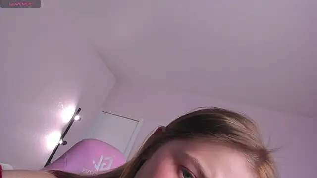 Colleen Blake online show from 11-28-25, 05:04