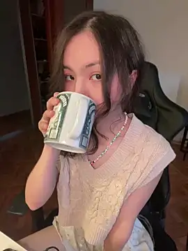 Snapshot of lalallalalaa- chatting on 01-13-25, 08:58 lalallalalaa- online show from 01-13-25, 08:58