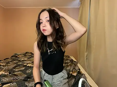 Snapshot of lalallalalaa- chatting on 01-15-25, 06:01 lalallalalaa- online show from 01-15-25, 06:01