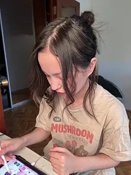 Snapshot of lalallalalaa- chatting on 01-17-25, 07:51 lalallalalaa- online show from 01-17-25, 07:51