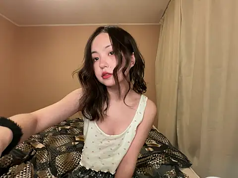 Snapshot of lalallalalaa- chatting on 01-24-25, 10:11 lalallalalaa- online show from 01-24-25, 10:11