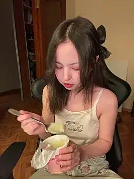 Snapshot of lalallalalaa- chatting on 02-02-25, 10:24 lalallalalaa- online show from 02-02-25, 10:24