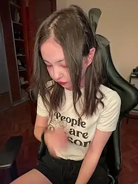 Snapshot of lalallalalaa- chatting on 02-11-25, 03:18 lalallalalaa- online show from 02-11-25, 03:18