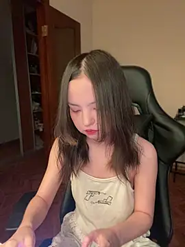 Snapshot of lalallalalaa- chatting on 02-15-25, 08:22 lalallalalaa- online show from 02-15-25, 08:22