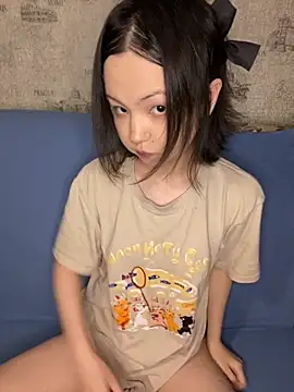 Snapshot of lalallalalaa- chatting on 09-25-25, 02:10 lalallalalaa- online show from 09-25-25, 02:10