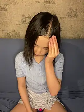 Snapshot of lalallalalaa- chatting on 11-16-25, 02:11 lalallalalaa- online show from 11-16-25, 02:11