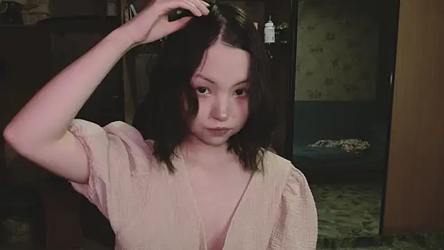 Snapshot of lalallalalaa- chatting on 12-05-25, 03:52 lalallalalaa- online show from 12-05-25, 03:52