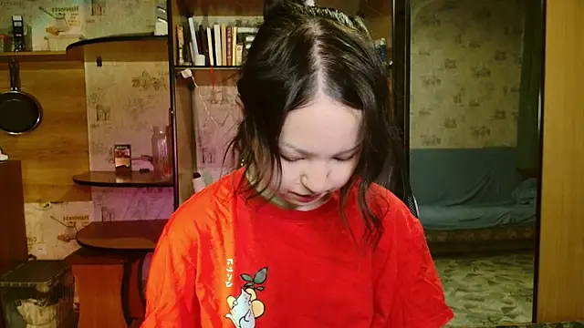 Snapshot of lalallalalaa- chatting on 12-15-25, 04:11 lalallalalaa- online show from 12-15-25, 04:11