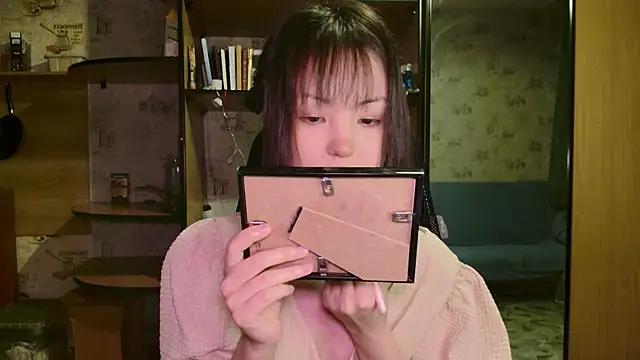 Snapshot of lalallalalaa- chatting on 12-16-25, 05:07 lalallalalaa- online show from 12-16-25, 05:07