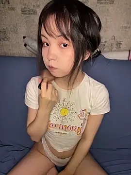 Snapshot of lalallalalaa- chatting on 12-20-25, 06:26 lalallalalaa- online show from 12-20-25, 06:26