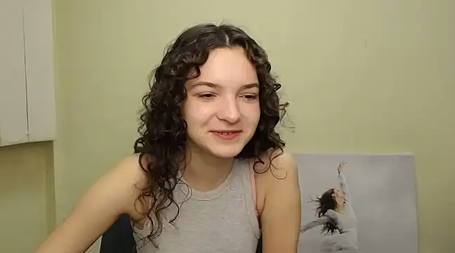 Snapshot of _SusieSu_ chatting on 12-08-24, 01:25  SusieSu  online show from 12-08-24, 01:25