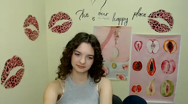 Snapshot of _SusieSu_ chatting on 12-10-24, 01:22  SusieSu  online show from 12-10-24, 01:22