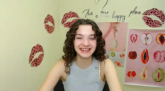 Snapshot of _SusieSu_ chatting on 12-12-24, 01:06  SusieSu  online show from 12-12-24, 01:06