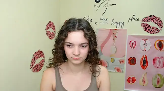 Snapshot of _SusieSu_ chatting on 12-14-24, 01:16  SusieSu  online show from 12-14-24, 01:16