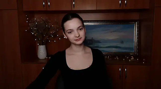 Snapshot of _SusieSu_ chatting on 12-17-24, 01:16  SusieSu  online show from 12-17-24, 01:16