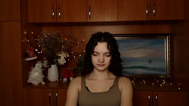 Snapshot of _SusieSu_ chatting on 12-20-24, 11:10  SusieSu  online show from 12-20-24, 11:10