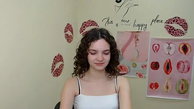 Snapshot of _SusieSu_ chatting on 01-16-25, 07:28  SusieSu  online show from 01-16-25, 07:28