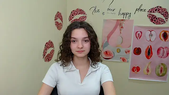 Snapshot of _SusieSu_ chatting on 01-26-25, 04:20  SusieSu  online show from 01-26-25, 04:20