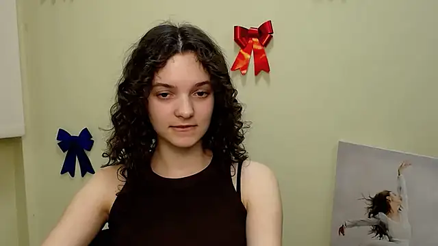 Snapshot of _SusieSu_ chatting on 02-25-25, 01:06  SusieSu  online show from 02-25-25, 01:06