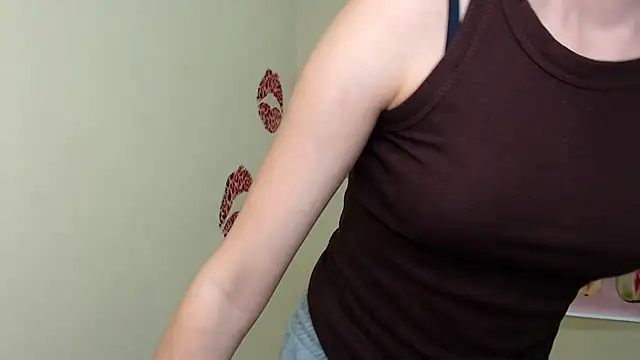 Snapshot of _SusieSu_ chatting on 02-25-25, 04:10  SusieSu  online show from 02-25-25, 04:10