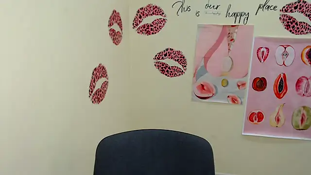 Snapshot of _SusieSu_ chatting on 03-06-25, 10:41  SusieSu  online show from 03-06-25, 10:41