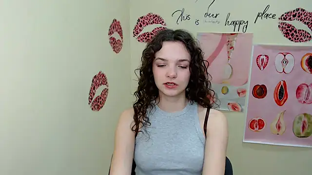 Snapshot of _SusieSu_ chatting on 03-10-25, 07:10  SusieSu  online show from 03-10-25, 07:10