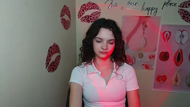 Snapshot of _SusieSu_ chatting on 03-16-25, 01:49  SusieSu  online show from 03-16-25, 01:49