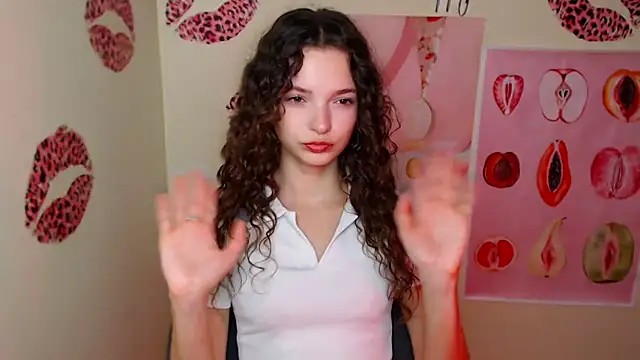 Snapshot of _SusieSu_ chatting on 09-10-25, 06:24  SusieSu  online show from 09-10-25, 06:24