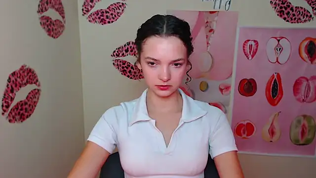 Snapshot of _SusieSu_ chatting on 09-19-25, 06:37  SusieSu  online show from 09-19-25, 06:37