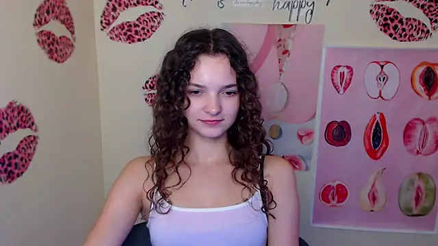 Snapshot of _SusieSu_ chatting on 09-27-25, 12:21  SusieSu  online show from 09-27-25, 12:21