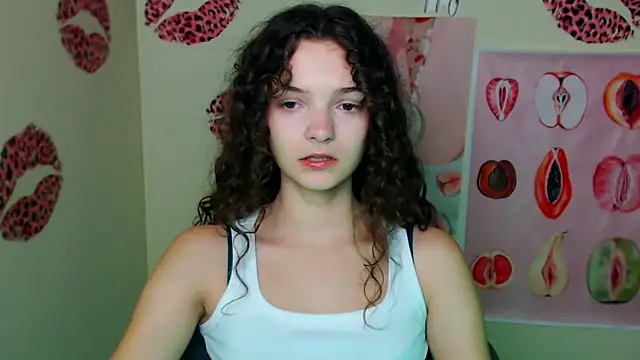 Snapshot of _SusieSu_ chatting on 10-22-25, 06:46  SusieSu  online show from 10-22-25, 06:46