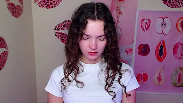 Snapshot of _SusieSu_ chatting on 10-24-25, 06:32  SusieSu  online show from 10-24-25, 06:32