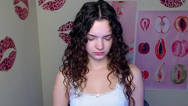 Snapshot of _SusieSu_ chatting on 11-24-25, 07:19 SusieSu online show from 11-24-25, 07:19