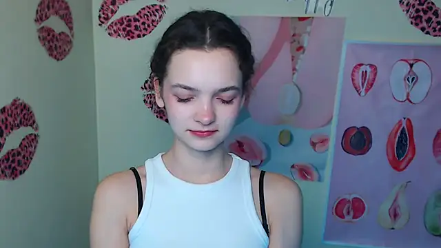 Snapshot of _SusieSu_ chatting on 12-01-25, 01:05 SusieSu online show from 12-01-25, 01:05