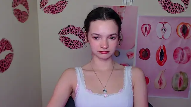  SusieSu  online show from 12-16-25, 01:27