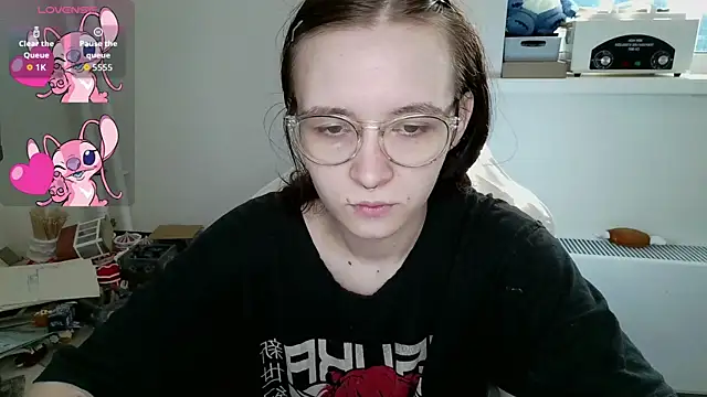 Snapshot of crashtest_13 chatting on 09-17-25, 09:55 crashtest 13 online show from 09-17-25, 09:55