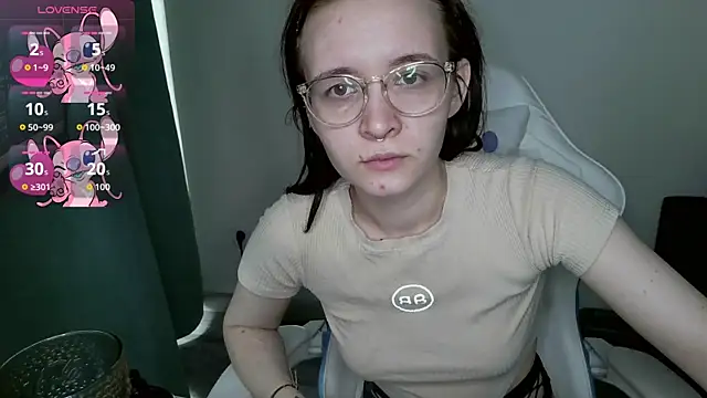 Snapshot of crashtest_13 chatting on 10-28-25, 08:51 crashtest 13 online show from 10-28-25, 08:51