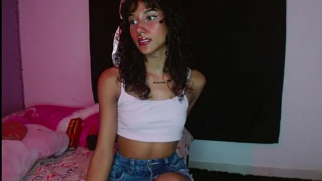 Snapshot of Chelsea__2 chatting on 12-19-24, 08:34 Chelsea 2 online show from 12-19-24, 08:34