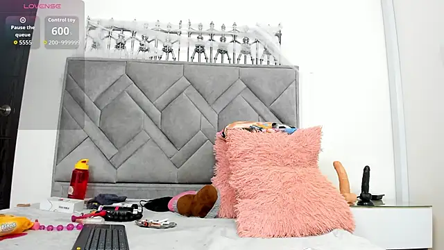 Snapshot of alicee_18 chatting on 09-29-25, 01:49 alicee 18 online show from 09-29-25, 01:49