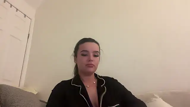 Snapshot of maisiesmithx chatting on 02-02-25, 10:06 maisiesmithx online show from 02-02-25, 10:06