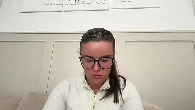 Snapshot of maisiesmithx chatting on 09-09-25, 12:37 maisiesmithx online show from 09-09-25, 12:37